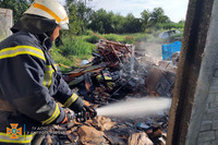 Дніпровський район: внаслідок пожежі постраждав власник приватного домоволодіння