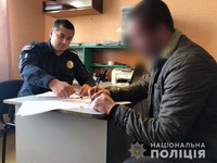 Поліцейські Чернігівщини викрили підозрюваного у тяжкому побитті двох людей