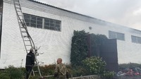 Вінницька область: рятувальники ліквідували пожежу покрівлі на території виправної колонії