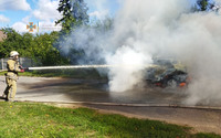 Харківський район: рятувальники загасили «Volkswagen Golf», який загорівся в русі