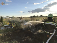 На Черкащині рятувальники ліквідували пожежу сухої трави та сміття