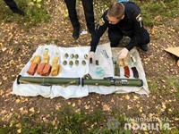 На Рівненщині правоохоронці вилучили два гранатомети та схрон із боєприпасами: розпочато кримінальне провадження 