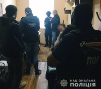 Поліцейські Івано-Франківщини викрили зловмисників на організації незаконного переправлення осіб через держкордон