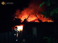 У Черкаському районі надзвичайники ліквідували пожежу надвірної споруди