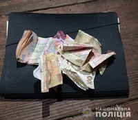 На Рахівщині поліцейський офіцер громади розкрив крадіжку грошей