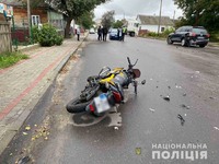 В Олевську поліцейські  з’ясовують причини ДТП за участі мотоцикла та позашляховика