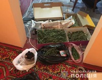 На Полтавщині поліцейські вилучили наркотичні засоби у жителя селища Диканька