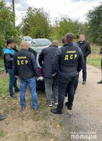 На Вінниччині поліцейські затримали  керівника відділу ОТГ під час отримання 5 тисяч доларів хабаря