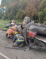 Долинські рятувальники деблокували з автомобіля тіло загиблого у результаті ДТП водія