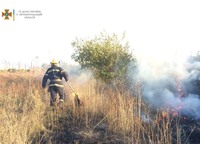 Бобринецькі вогнеборці загасили пожежу на відкритій території
