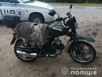 Олешківські поліцейські викрили підозрюваного у незаконному заволодінні мопедом