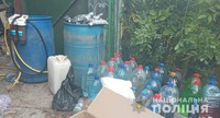 Правоохоронці викрили жителя Роздільнянського району у виготовленні «елітного» алкоголю та зберіганні контрабандних цигарок