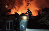 Харківський район: рятувальники ліквідували пожежу у двох приватних будинках