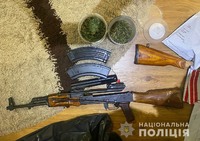 Вилучені зброя, боєприпаси, наркотики та бурштин – результат санкціонованого обшуку на Ківерцівщині