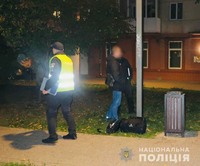Поліцейські оперативно затримали підозрюваного у скоєнні розбійного нападу в Івано-Франківську