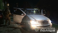 Закарпатські поліцейські затримали групу зловмисників за вимагання 120 тисяч доларів США