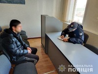 Поліція Чернігівщини затримала у Запоріжжі двох осіб, причетних до крадіжки грошей з автівки