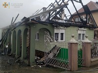 У Тячівському районі пожежа охопила житловий будинок разом із прибудовою