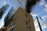 М. Дніпро: рятувальники ліквідували пожежу на даху багатоповерхівки та врятували 11 осіб, з яких 3 дітей