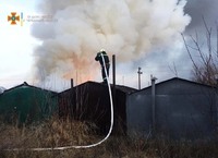 У Звенигородському районі вогнеборці ліквідували пожежу в гаражі