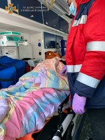 Фастівський район: рятувальники надали допомогу медикам у транспортуванні чоловіка