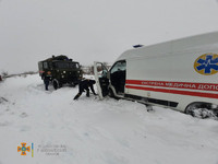 Миколаївська область: рятувальники відбуксирували карету швидкої допомоги, яка прямувала на виклик