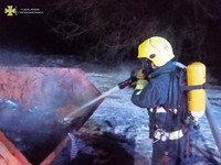 М. Нова Каховка: рятувальники ліквідували пожежу сміттєвого баку