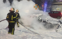 Харківський район: рятувальники загасили легковик, який спалахнув під час руху