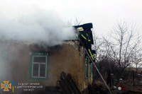 Новомосковський район: вогнеборці загасили пожежу в приватному будинку