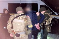Нацгвардійці спільно з поліцейськими затримали чоловіка, який ходив центром Кам’янця-Подільського з гранатою