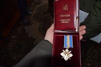 Посмертні нагороди «За мужність» вручили сім`ям загиблих бійців з Хмельниччини