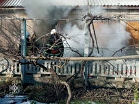 Миколаївська область: вогнеборці ліквідували пожежу будинку, спричинену ворожими обстрілами