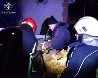 Чернівецький район: рятувальники дістали чоловіка, котрий впав у колодязь