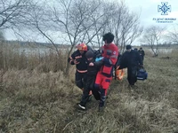 Чернівецький район: врятовано трьох людей, котрі провалились на озері під кригу