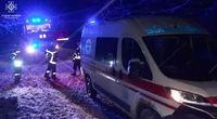 Чернівецький район: рятувальники відбуксирували карету швидкої
