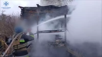 На Сумщині рятувальники ліквідовували пожежу, спричинену ворожим обстрілом