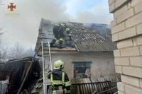 Павлоградський район: надзвичайниками ліквідовано пожежу на території приватного домоволодіння