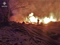 Косівський район: Вогнеборці ліквідували пожежу деревообробного цеху