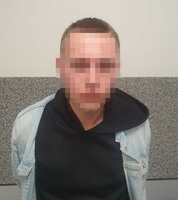 У Львові поліцейські затримали зловмисника за підозрою у крадіжці грошей у відвідувачки кафе