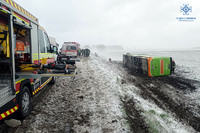 На Хмельниччині надзвичайники ліквідували наслідки ДТП за участі пасажирського автобуса