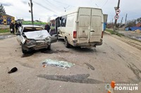 На Шепетівщині слідчі встановлюють обставини ДТП, у якій травмувалось двоє людей