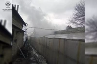 Дніпровський район: вогнеборці ліквідували займання на території приватного домоволодіння