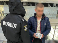 У Чернігові поліцейські затримали торгівця наркотиками