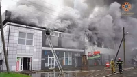 Полтава: рятувальники ліквідували пожежу в нежитловій двоповерховій будівлі