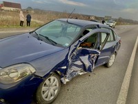 Внаслідок ДТП на Прикарпатті травмувалися люди: поліцейські розслідують автопригоду