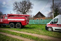 Вишгородський район: рятувальники надали допомогу медикам по буксируванню автомобіля швидкої допомоги