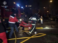 М. Чернівці: під час пожежі в квартирі загинуло 2 людей, 1 особу врятовано, 26 осіб вогнеборці евакуювали