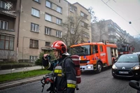 М. Львів: вогнеборці ліквідували пожежу на даху чотириповерхового житлового будинку