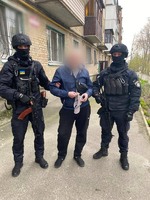 Збував наркотики: Поліцейські Київщини затримали правопорушника