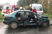 Харківський район: рятувальники деблокували постраждалого у результаті ДТП водія